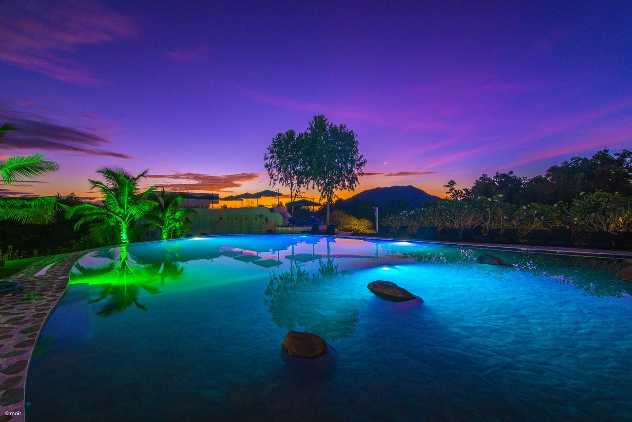 Ai World Park And Resorts Bacungan Exterior foto